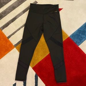 PINK Reversible Mesh Detailed Leggins